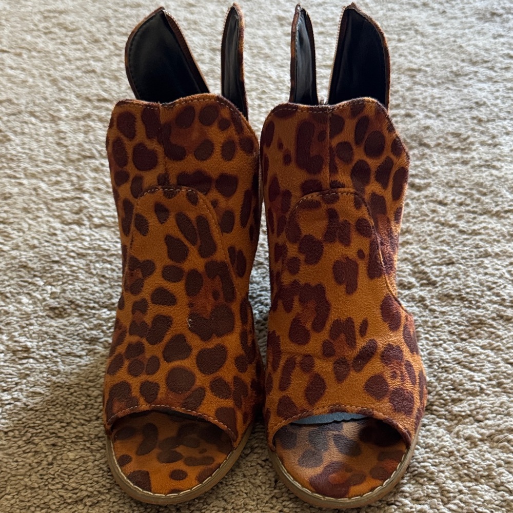 Leopard Print Peep-Toe Wedge Sandals - Brown